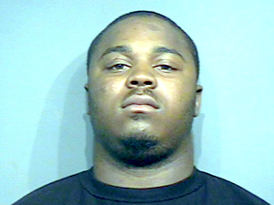 Police seek suspect in shooting